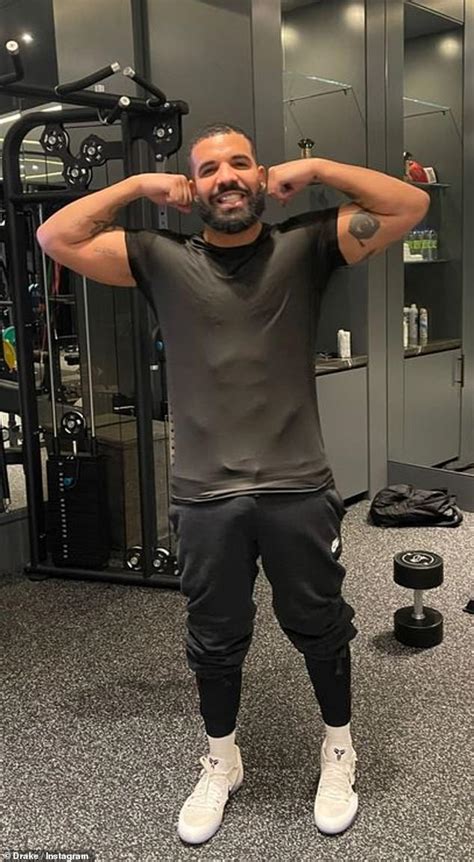 drake bulge|Drake shows off his lean physique during a workout... 10 weeks。